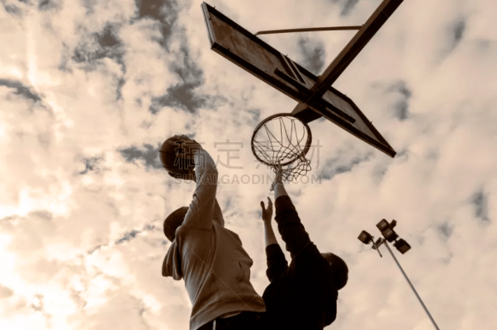 盘点5位嫁入豪门的女运动员 有年龄差距26岁的